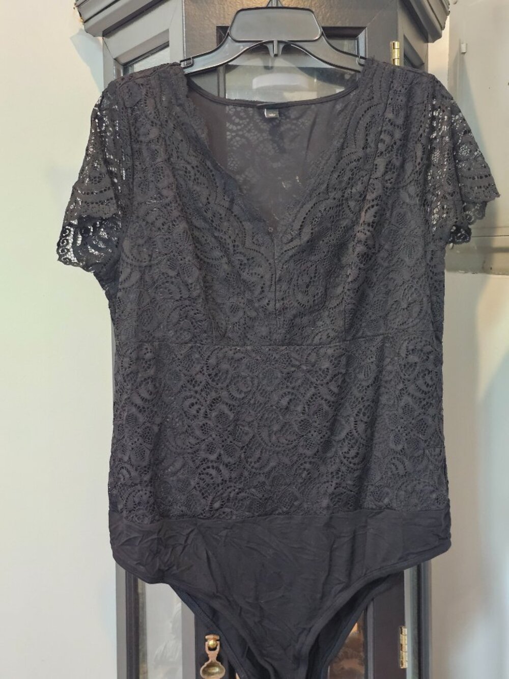Torrid Shot Sleeve V-neck Lace Bodysuit - Picture 6 of 8